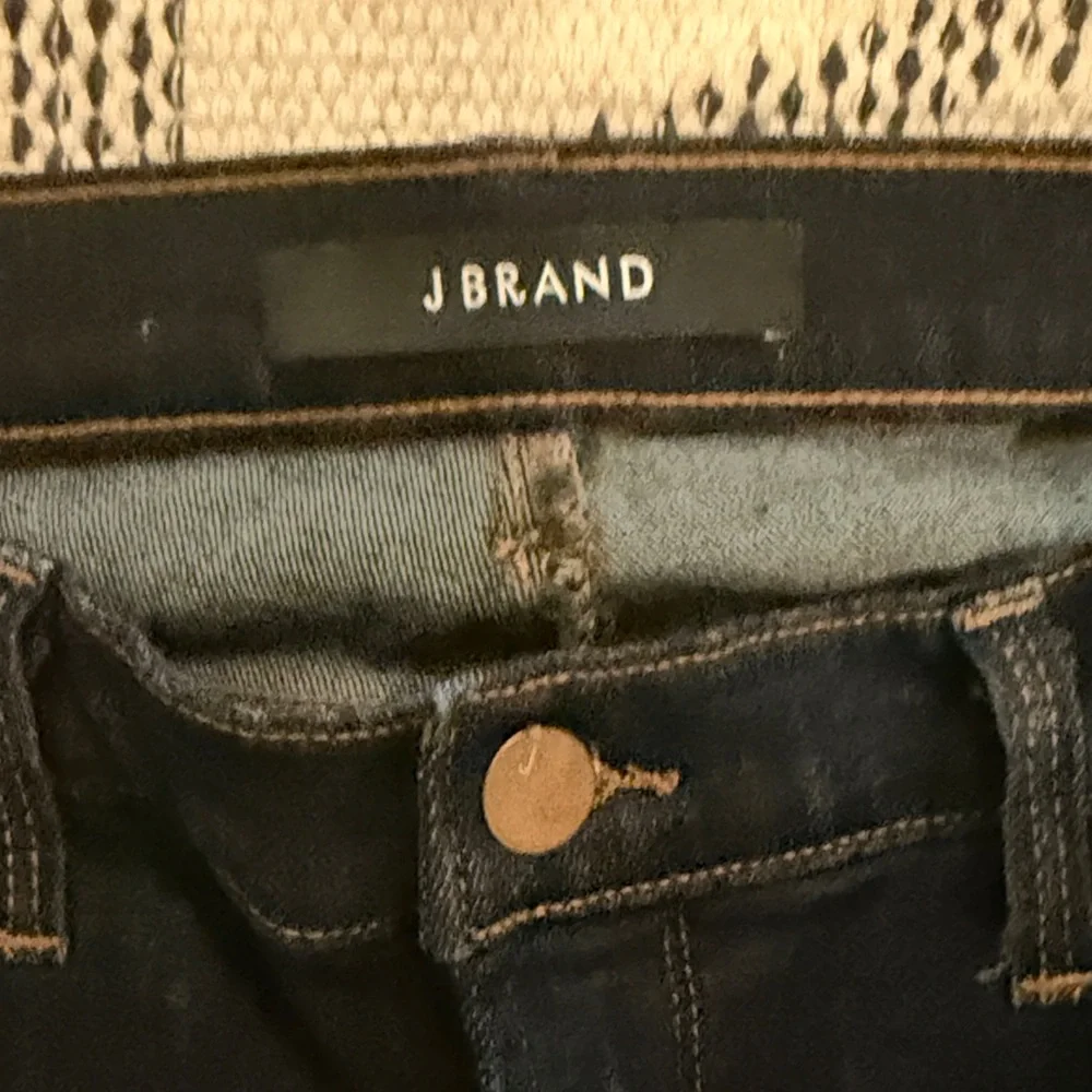 J Brand Dark Wash Women’s Jeans - Classic Slim Fit size 32 - Picture 4 of 9
